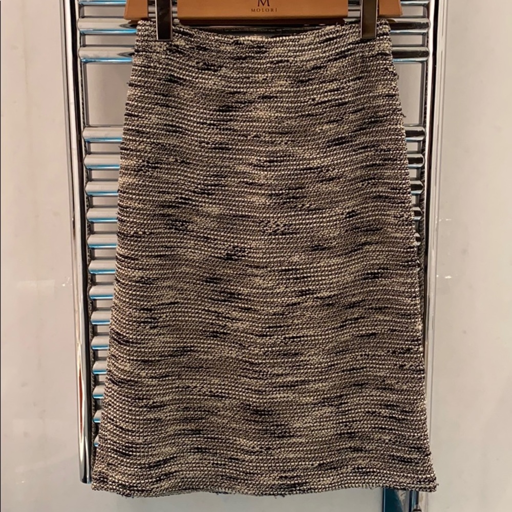 St. John’s Knit knee-length wool ribbed knit skirt